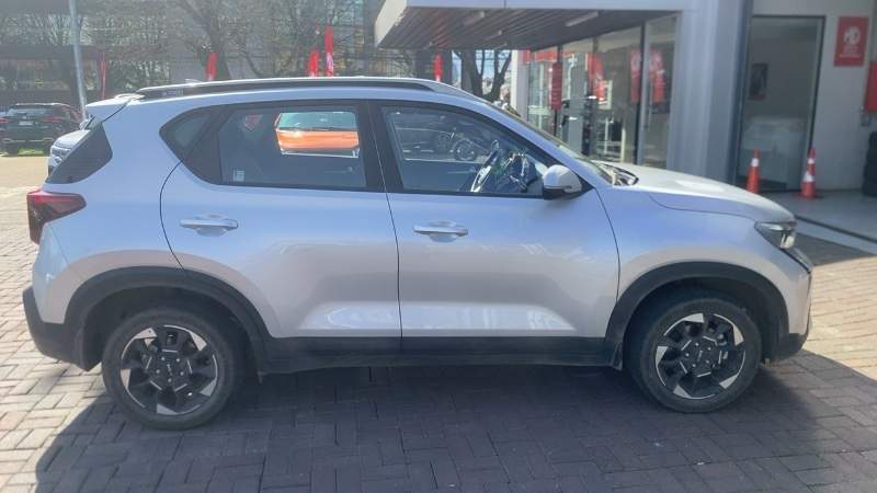 Kia Sonet 1.5 Ex 4x2 6mt 5p año 2025