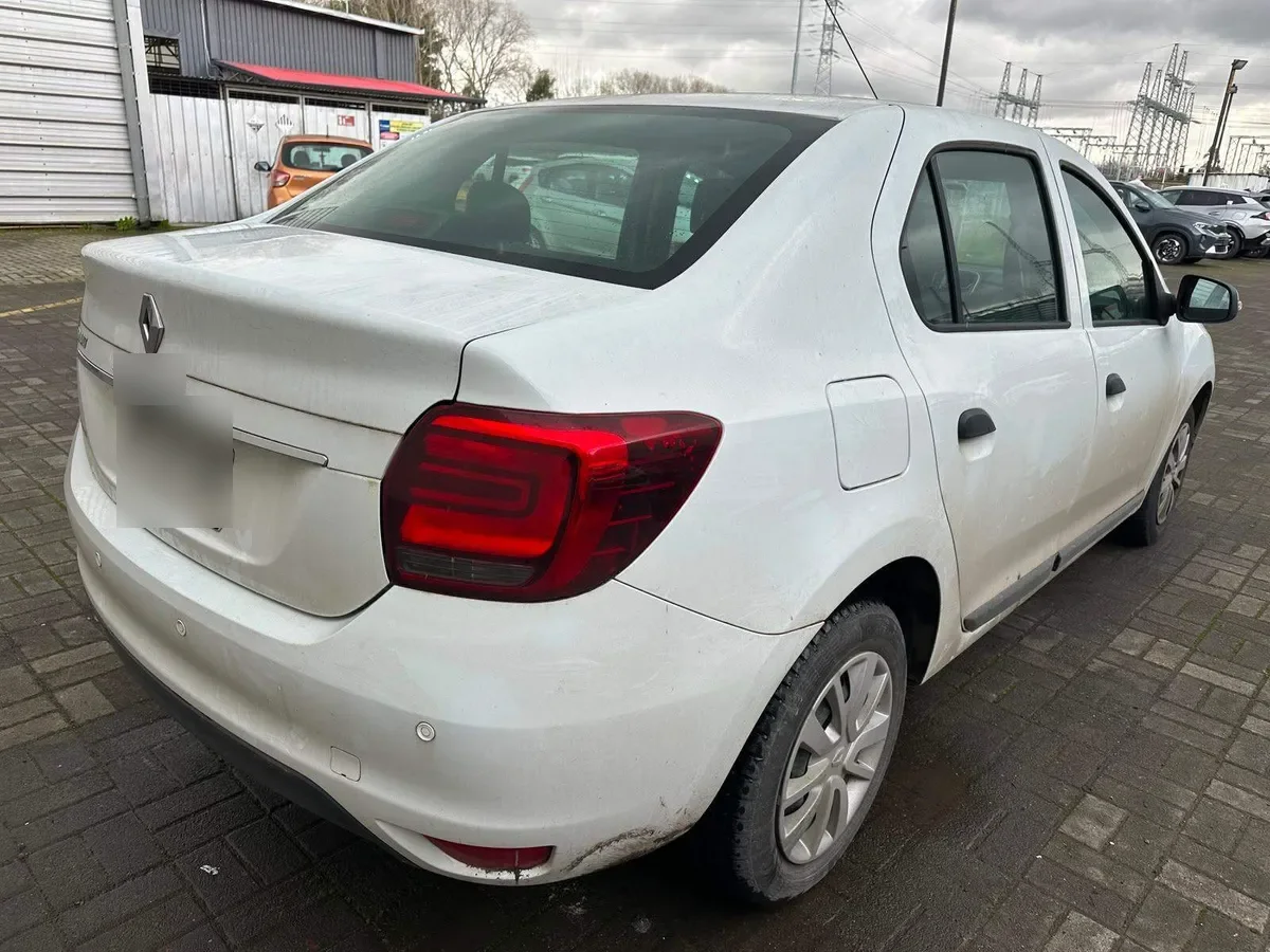 Renault Symbol 1.6 Zen 4x2 Mt 4p año 2021