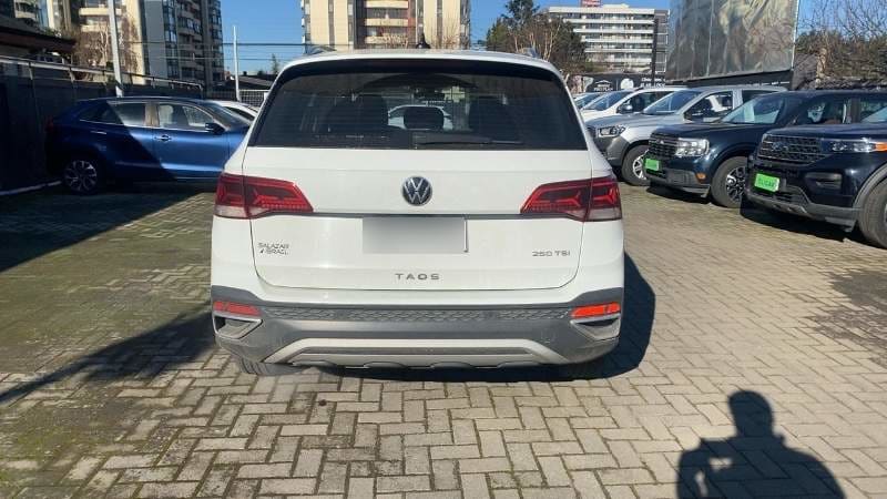 Volkswagen Taos 1.4 Tsi Highline At 5p año 2022