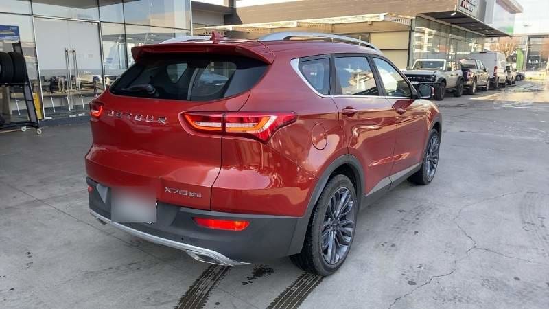 Jetour X70 1.5t Gls 4x2 Mt 5p año 2022
