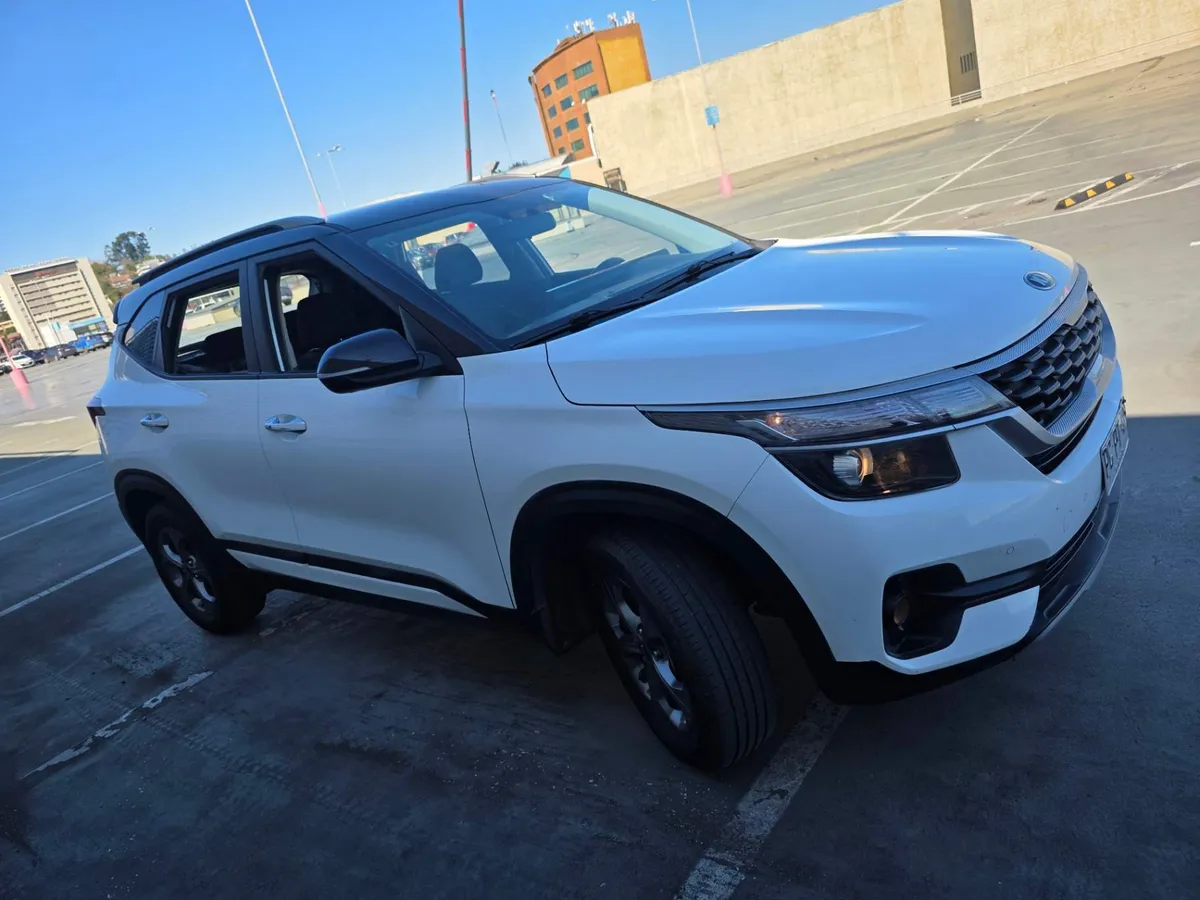 Kia Seltos 1.6 Ex 4x2 6mt 5p año 2021