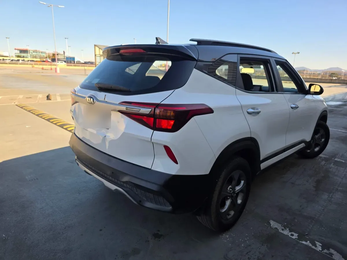 Kia Seltos 1.6 Ex 4x2 6mt 5p año 2021