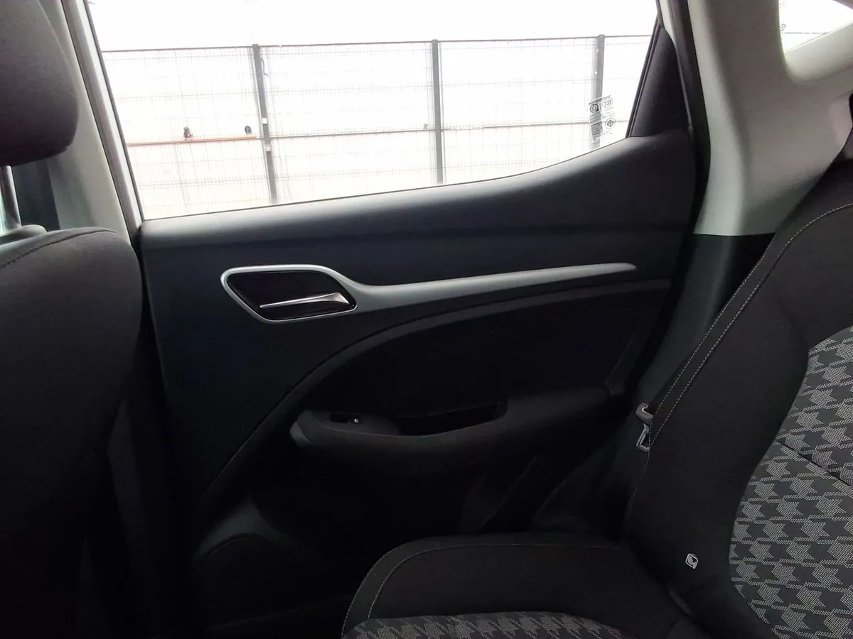 MG Mg Zs 1.5 Std 4x2 Mt 5p año 2023
