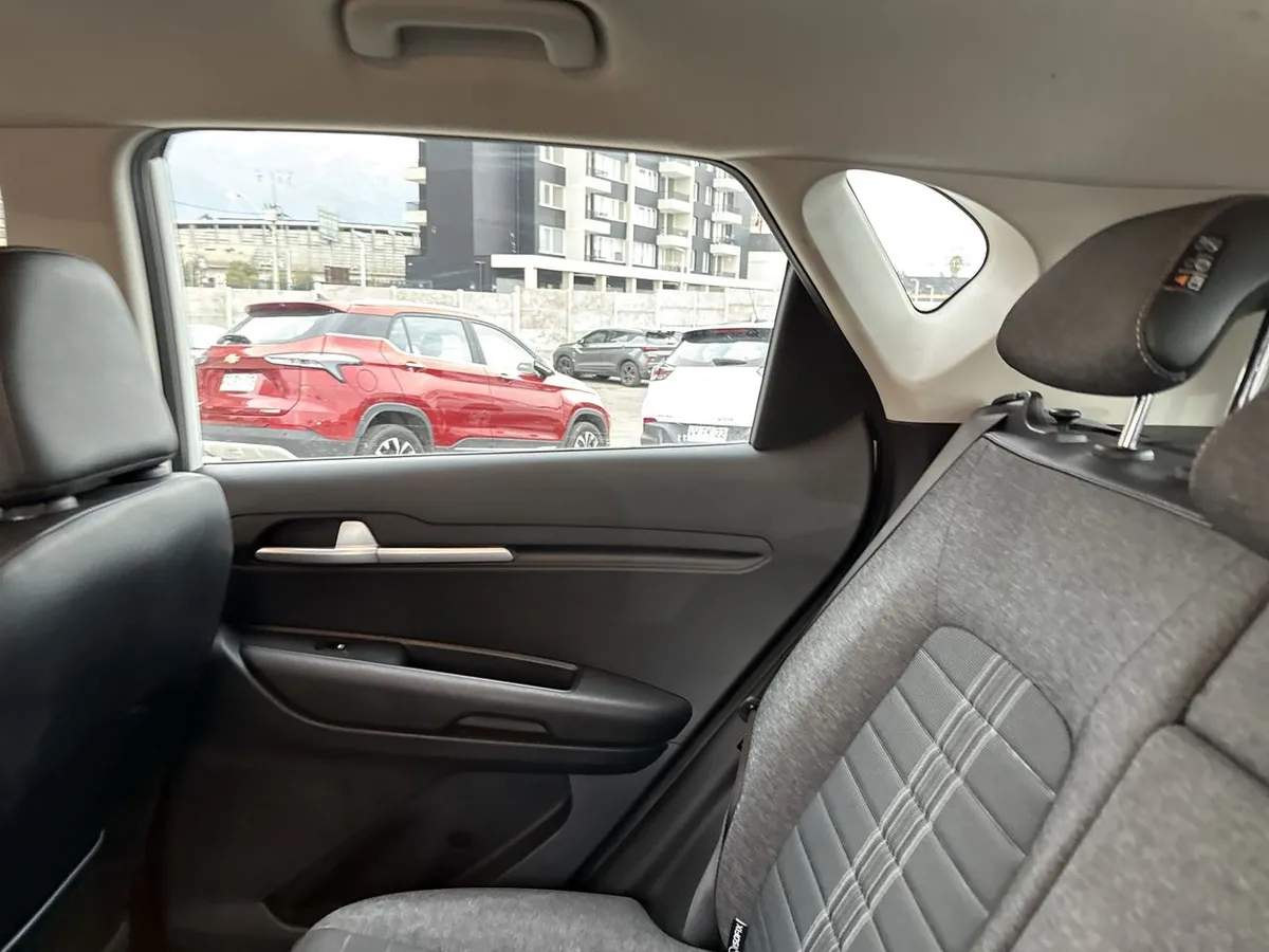 Kia Sonet 1.5 Ex 4x2 Ivt Ri At 5p año 2025