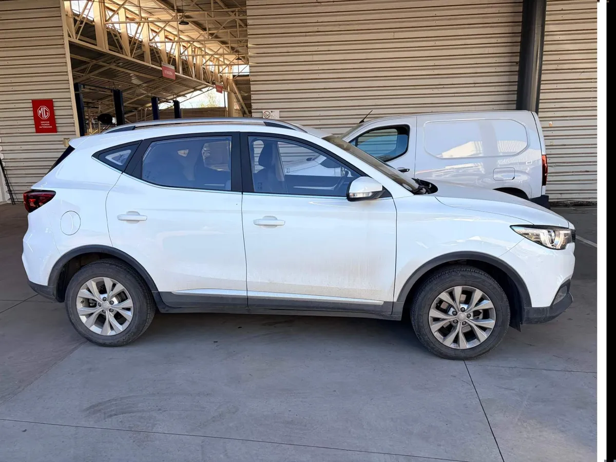 MG Mg Zs 1.5 Std 4x2 Mt 5p año 2023