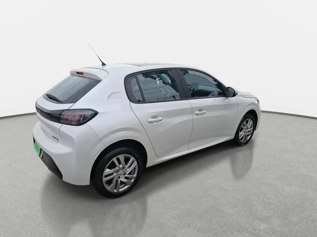 Peugeot 208 1.2 Style Puretech 75 4x2 Mt 5p año 2023