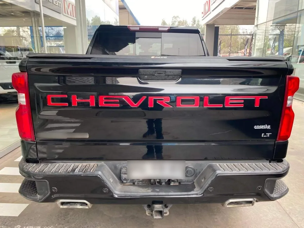 Chevrolet Silverado 5.3 Lt Trailboss Z71 4x4 At 4p año 2022