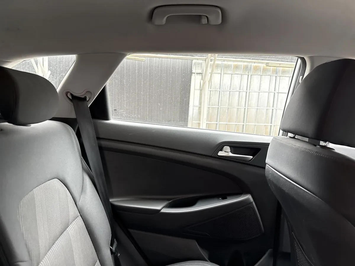 Hyundai Tucson 2.0 Plus Fl 4x2 Mt 5p año 2021