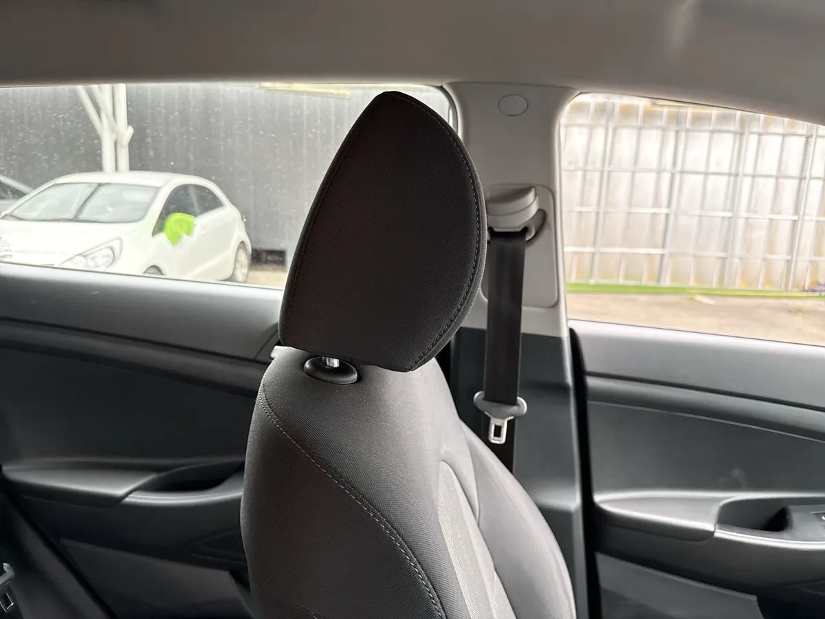 Hyundai Tucson 2.0 Plus Fl 4x2 Mt 5p año 2021
