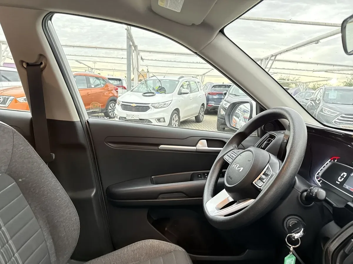 Kia Sonet 1.5 Ex 4x2 Ivt Ri At 5p año 2025