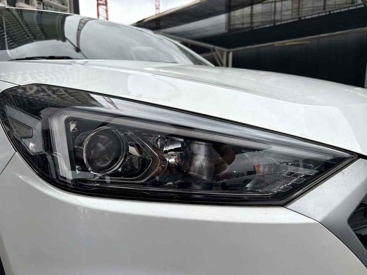 Hyundai Tucson 2.0 Plus Fl 4x2 Mt 5p año 2021