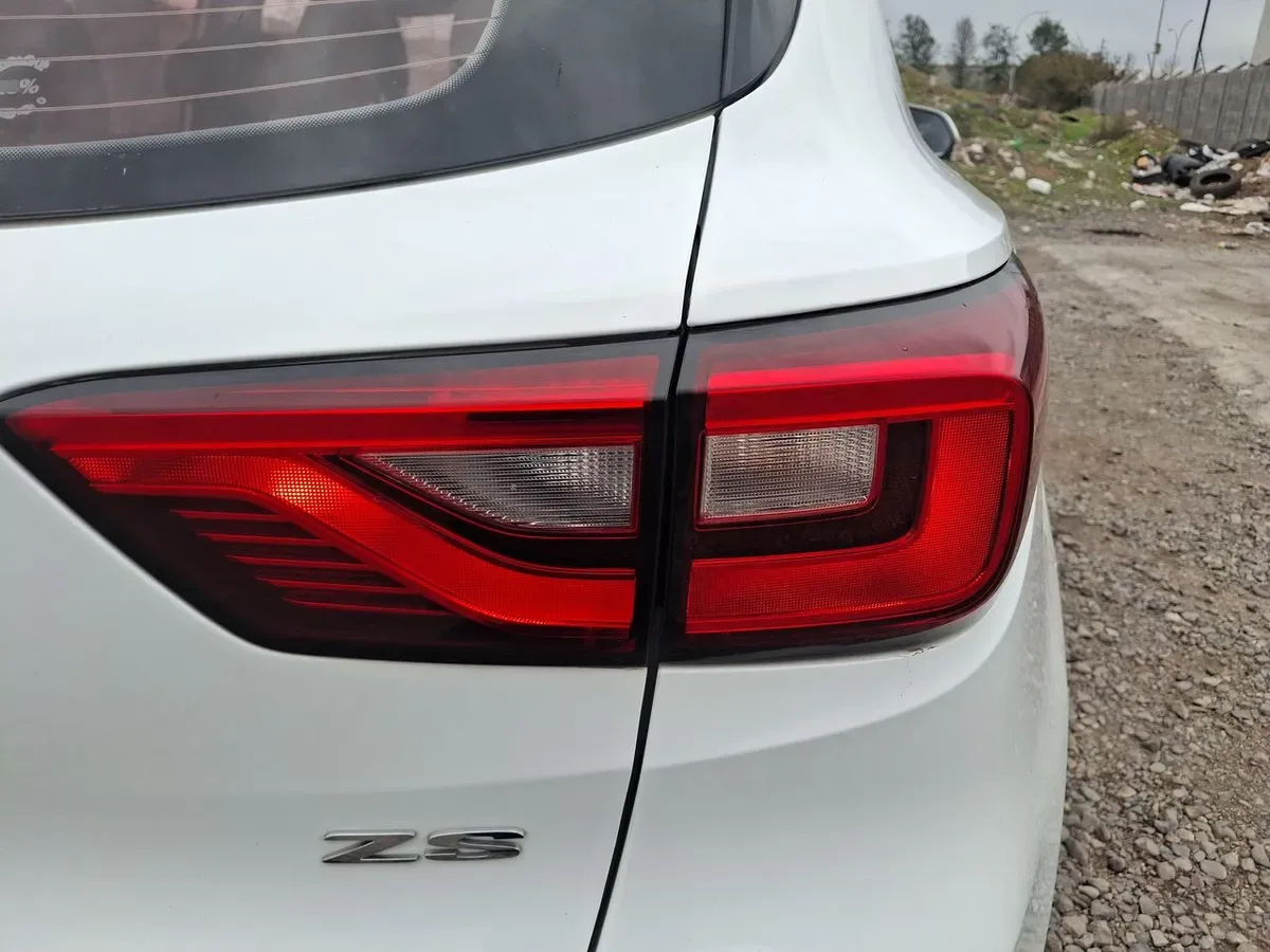 MG Mg Zs 1.5 Std 4x2 Mt 5p año 2023