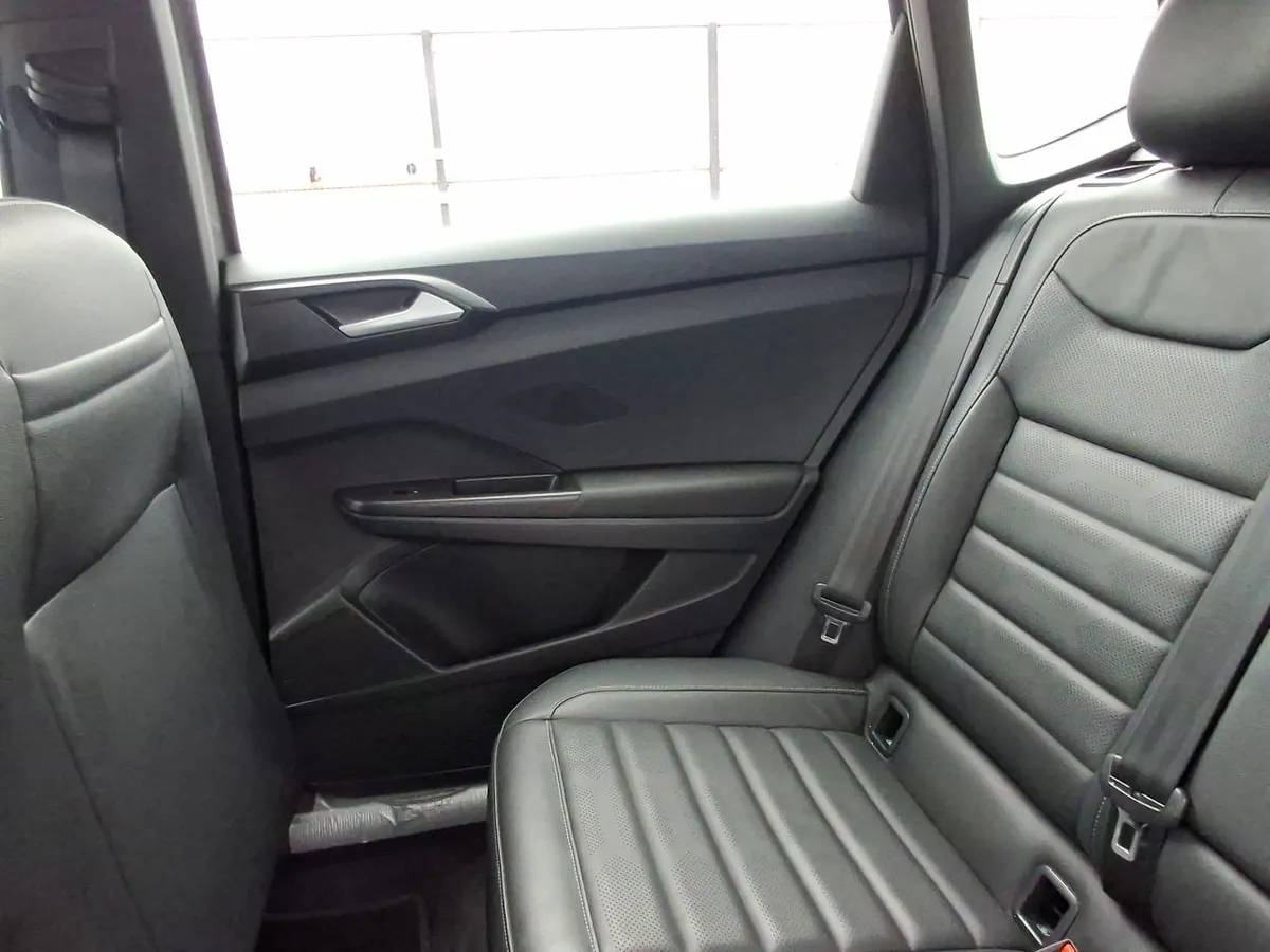 Volkswagen Taos 1.4 Tsi Highline 4x2 At 5p año 2024