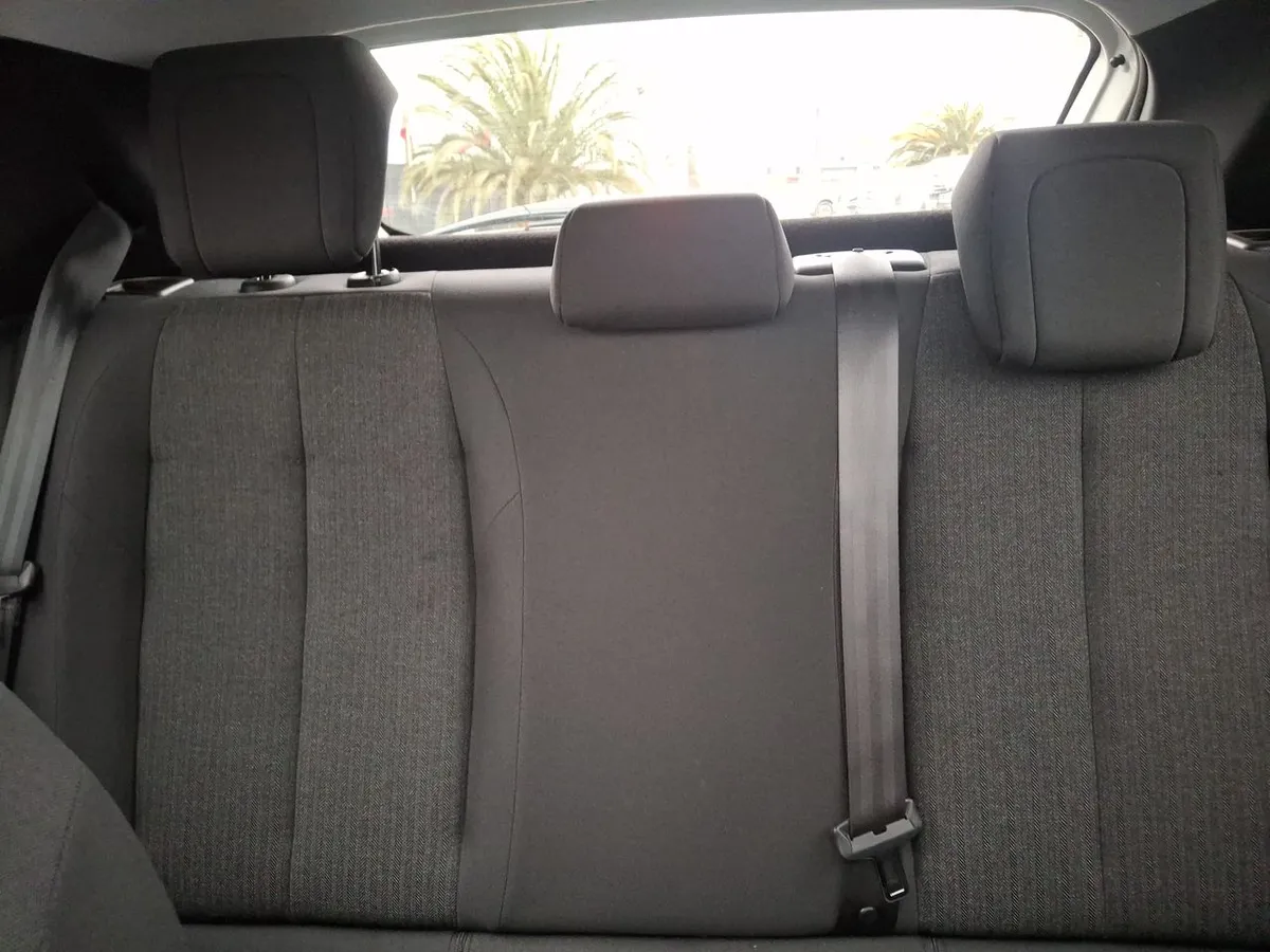 Peugeot 208 1.2 Style Puretech 75 4x2 Mt 5p año 2023