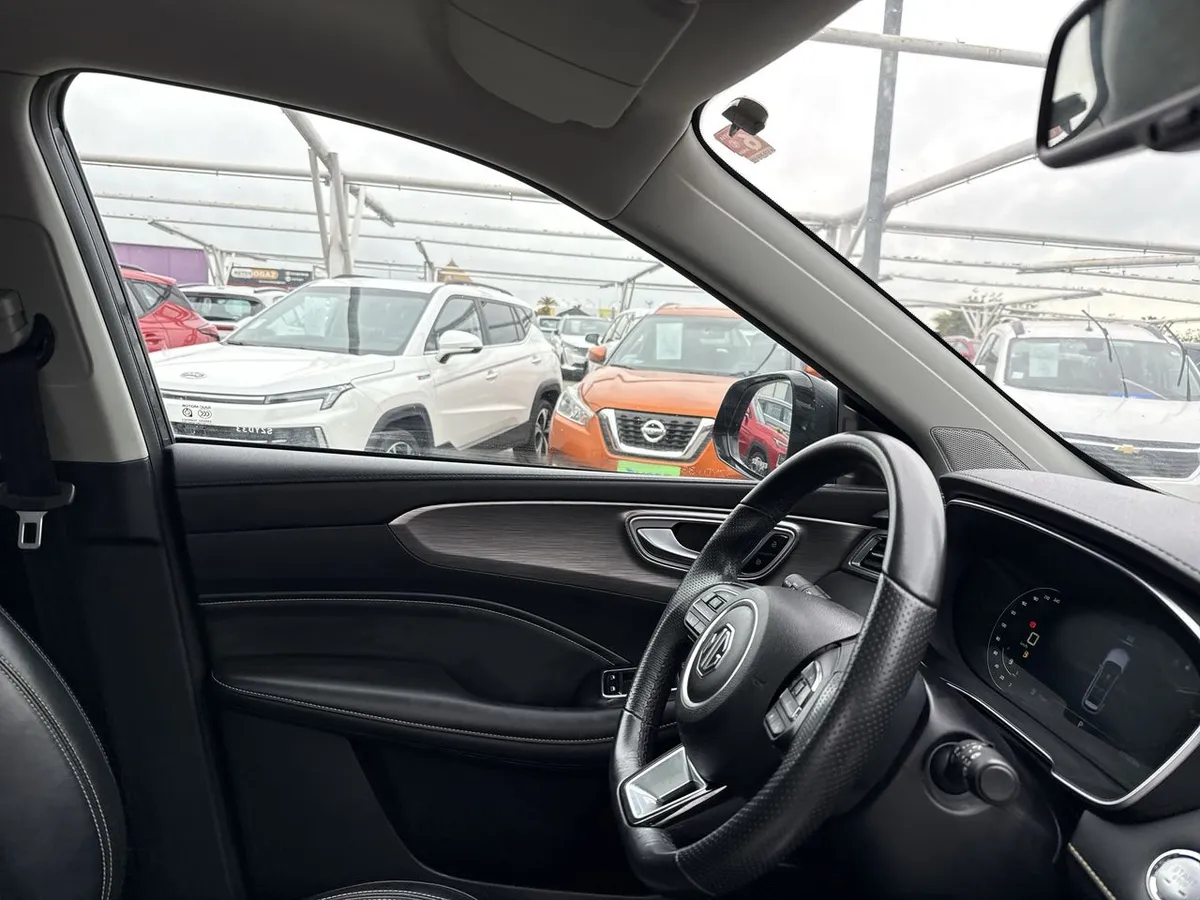 MG Mg Rx5 1.5t Dlx 2wd Dct At 5p año 2023