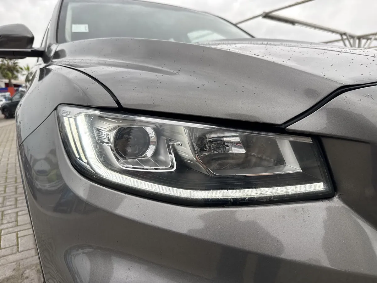Geely Azkarra 1.5t Comfort 4x2 6at 5p año 2022