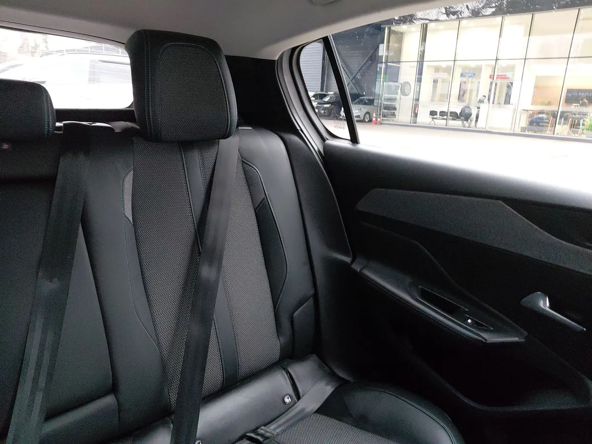Peugeot 308 1.2 Allure Pack Puretech 130 4x2 Eat8 5p año 2023