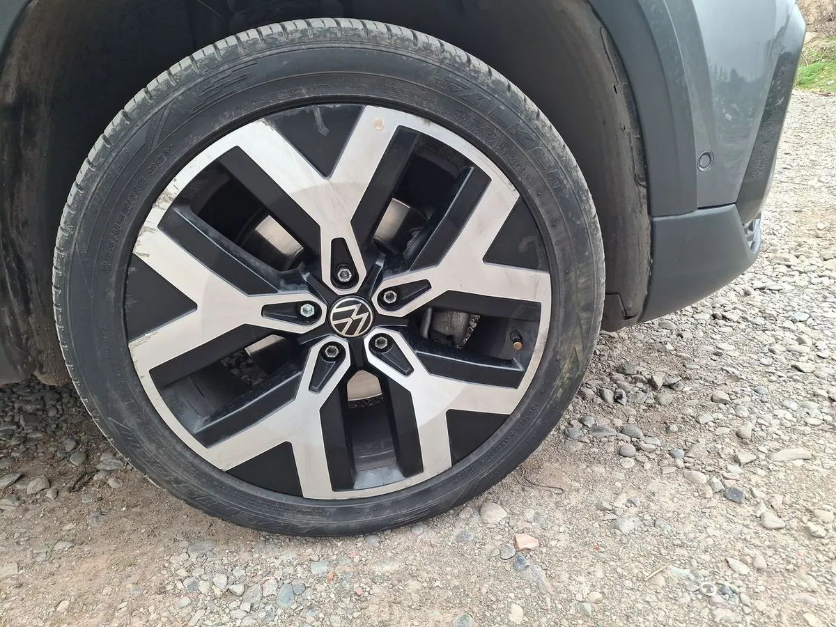 Volkswagen Taos 1.4 Tsi Highline 4x2 At 5p año 2024