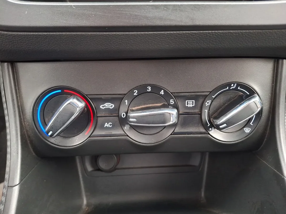 MG Mg Zs 1.5 Std 4x2 Mt 5p año 2023