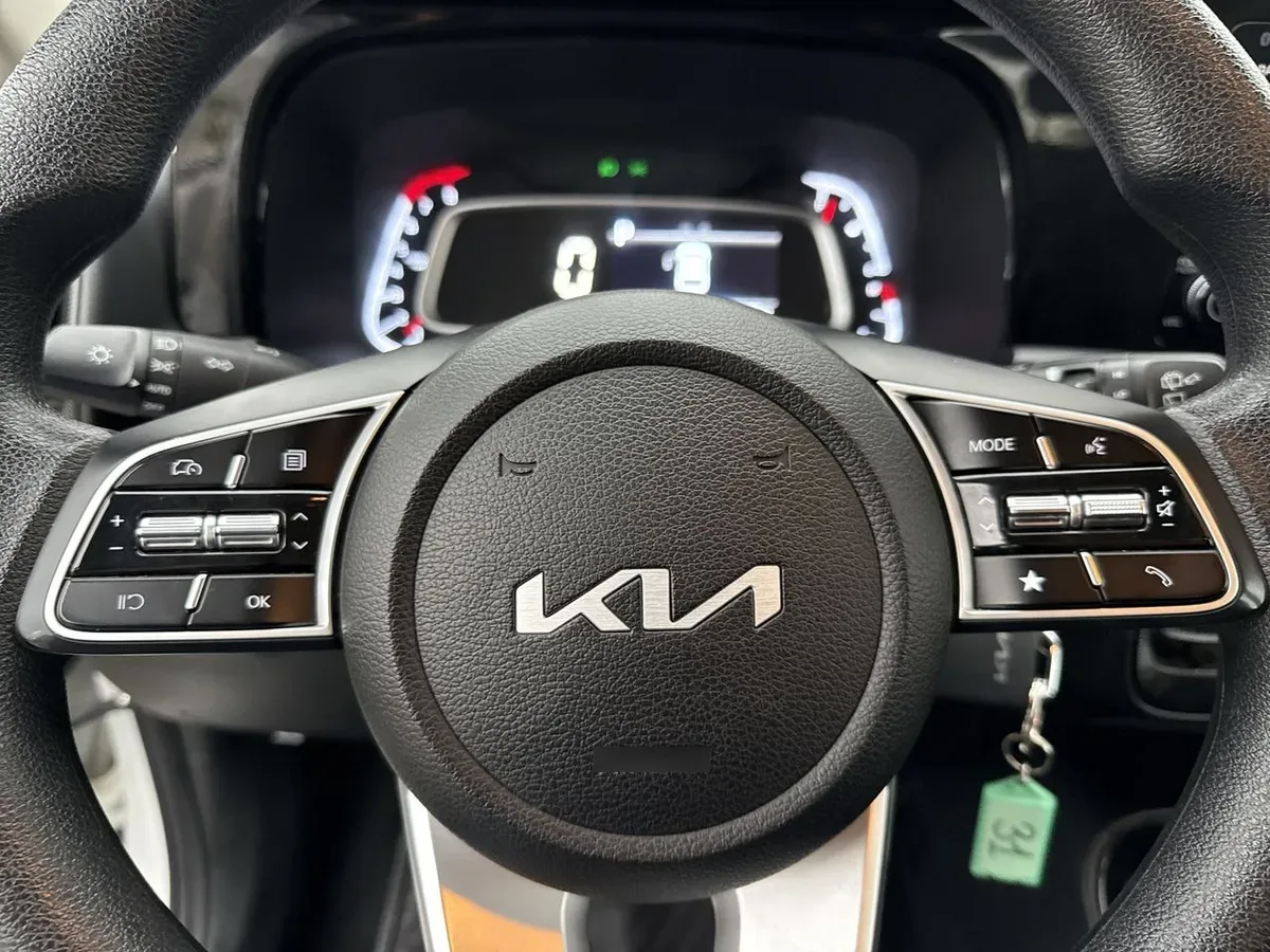 Kia Sonet 1.5 Ex 4x2 Ivt Ri At 5p año 2025