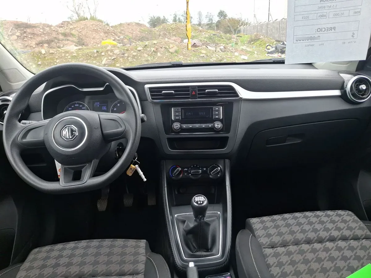 MG Mg Zs 1.5 Std 4x2 Mt 5p año 2023