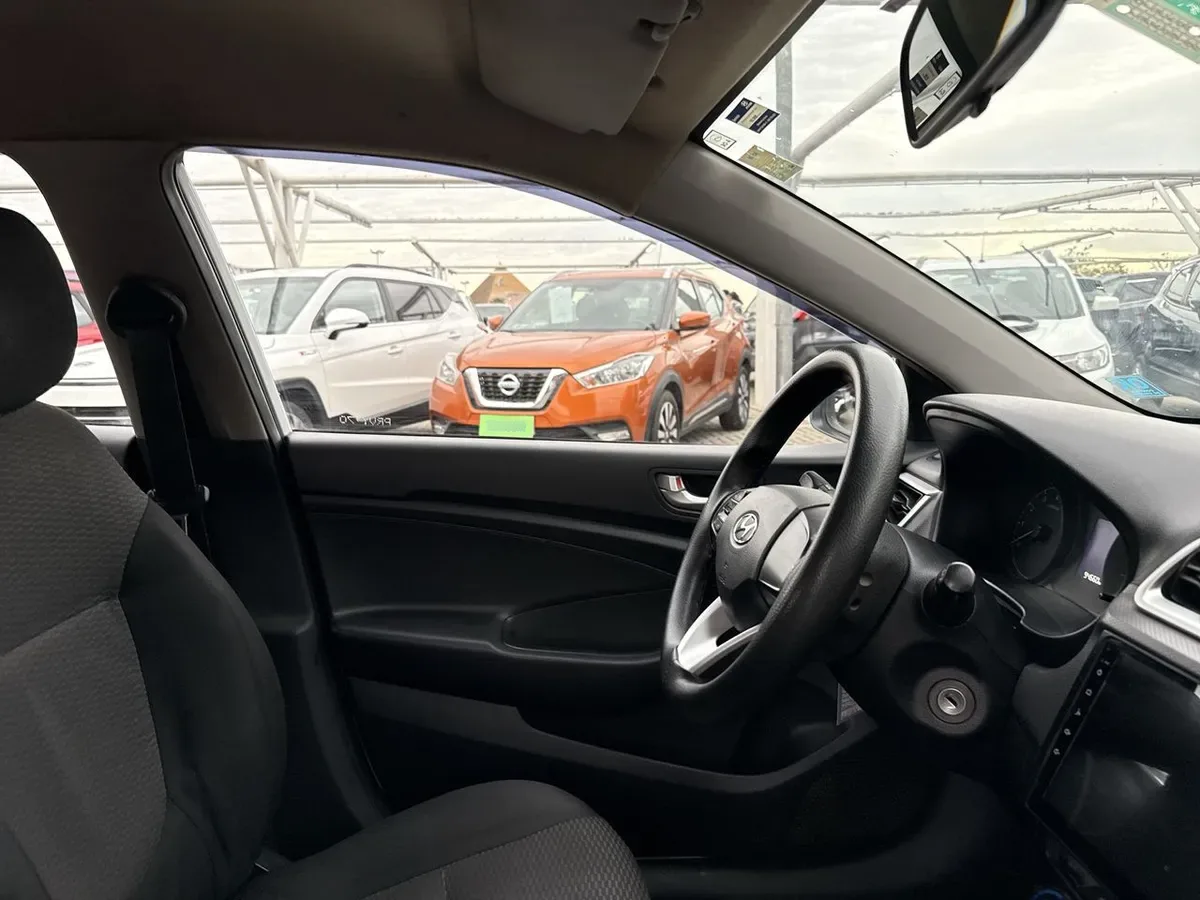 Hyundai Verna 1.4 Cb Plus 4x2 Mt5 4p año 2021