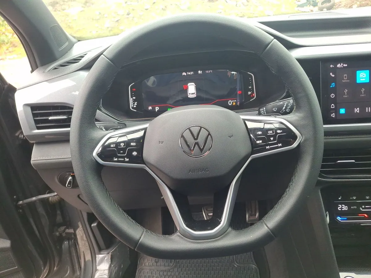 Volkswagen Taos 1.4 Tsi Highline 4x2 At 5p año 2024