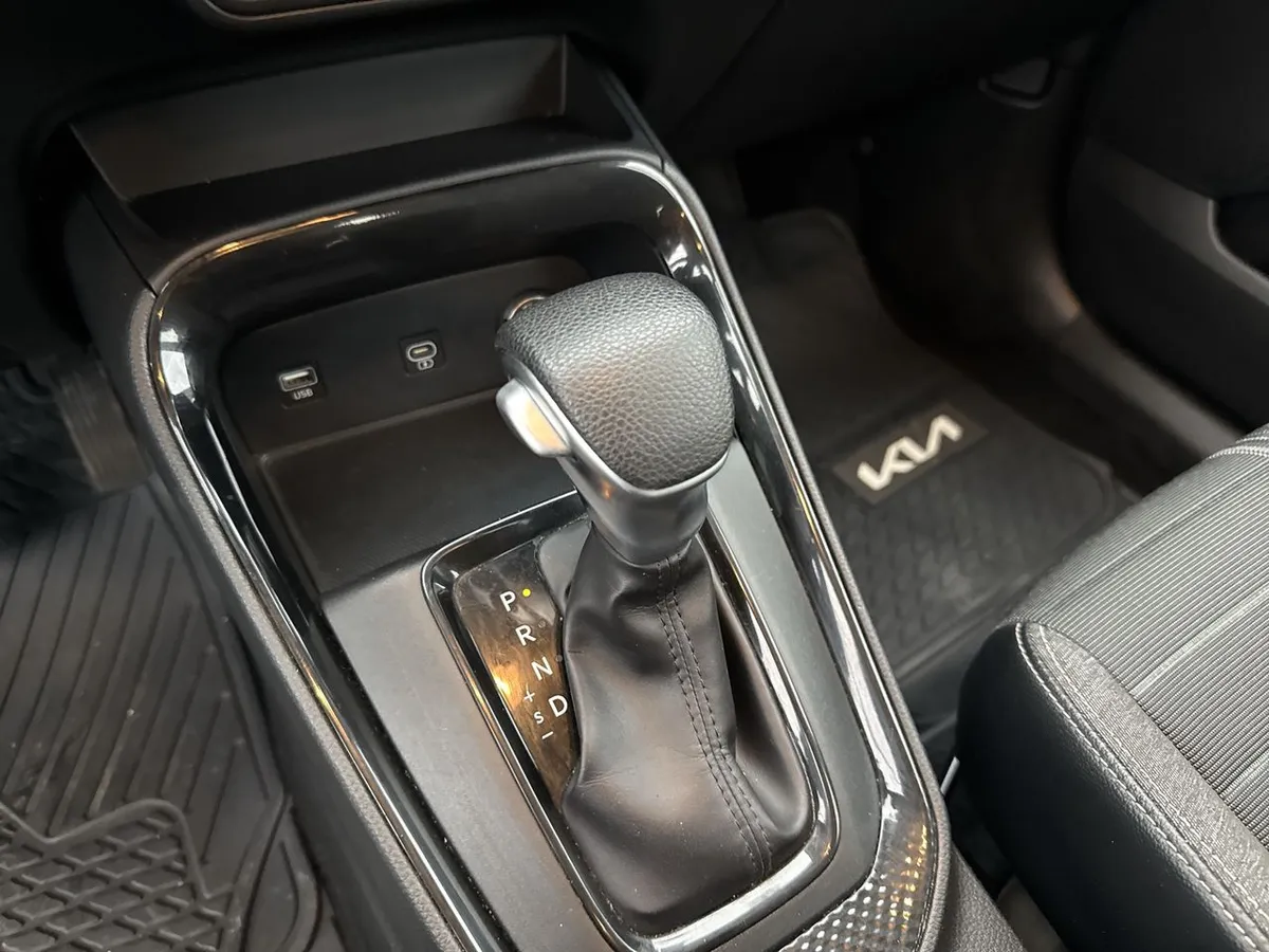 Kia Sonet 1.5 Ex 4x2 Ivt Ri At 5p año 2025
