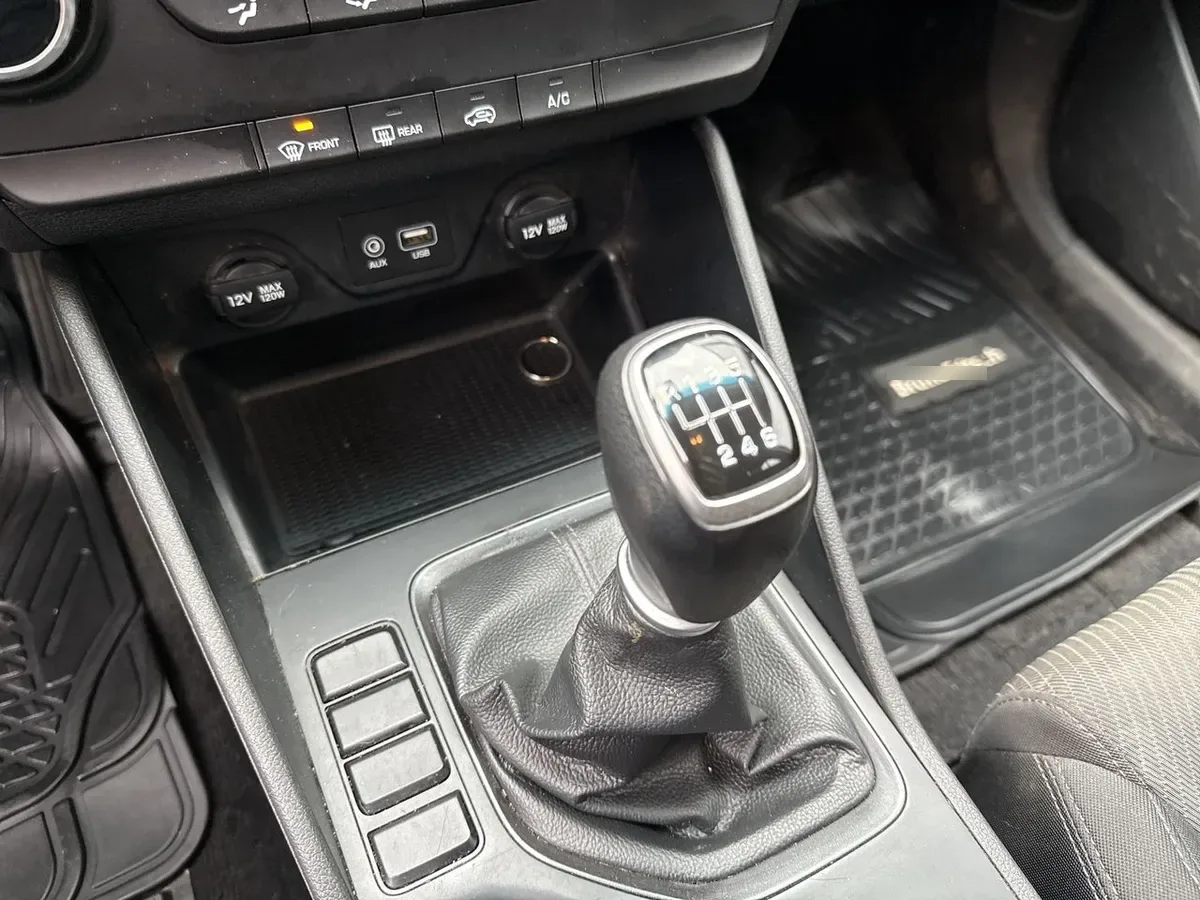 Hyundai Tucson 2.0 Plus Fl 4x2 Mt 5p año 2021