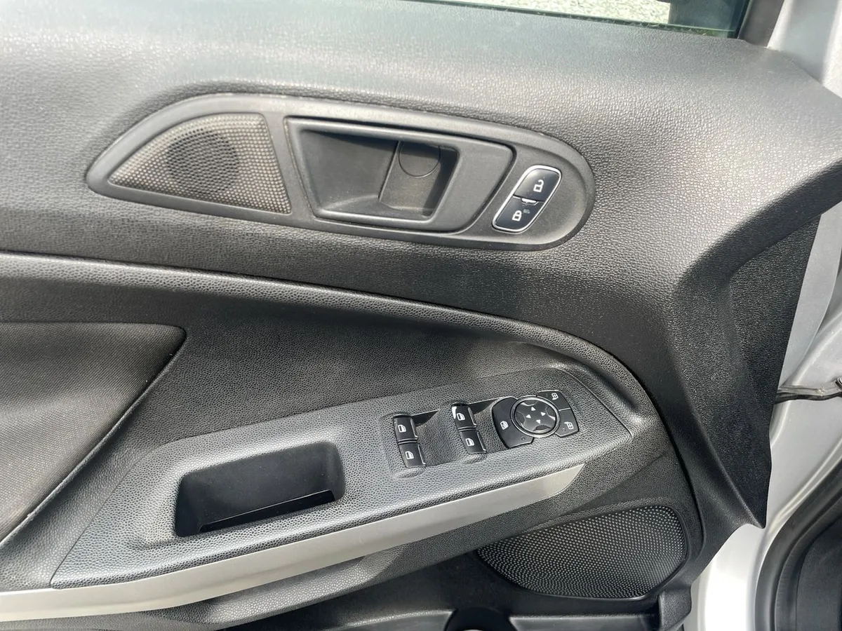Ford Ecosport 1.5 Se 4x2 Mt 5p año 2018