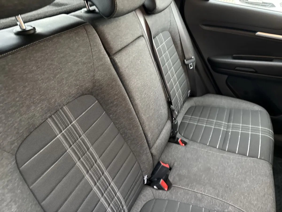 Kia Sonet 1.5 Ex 4x2 Ivt Ri At 5p año 2025