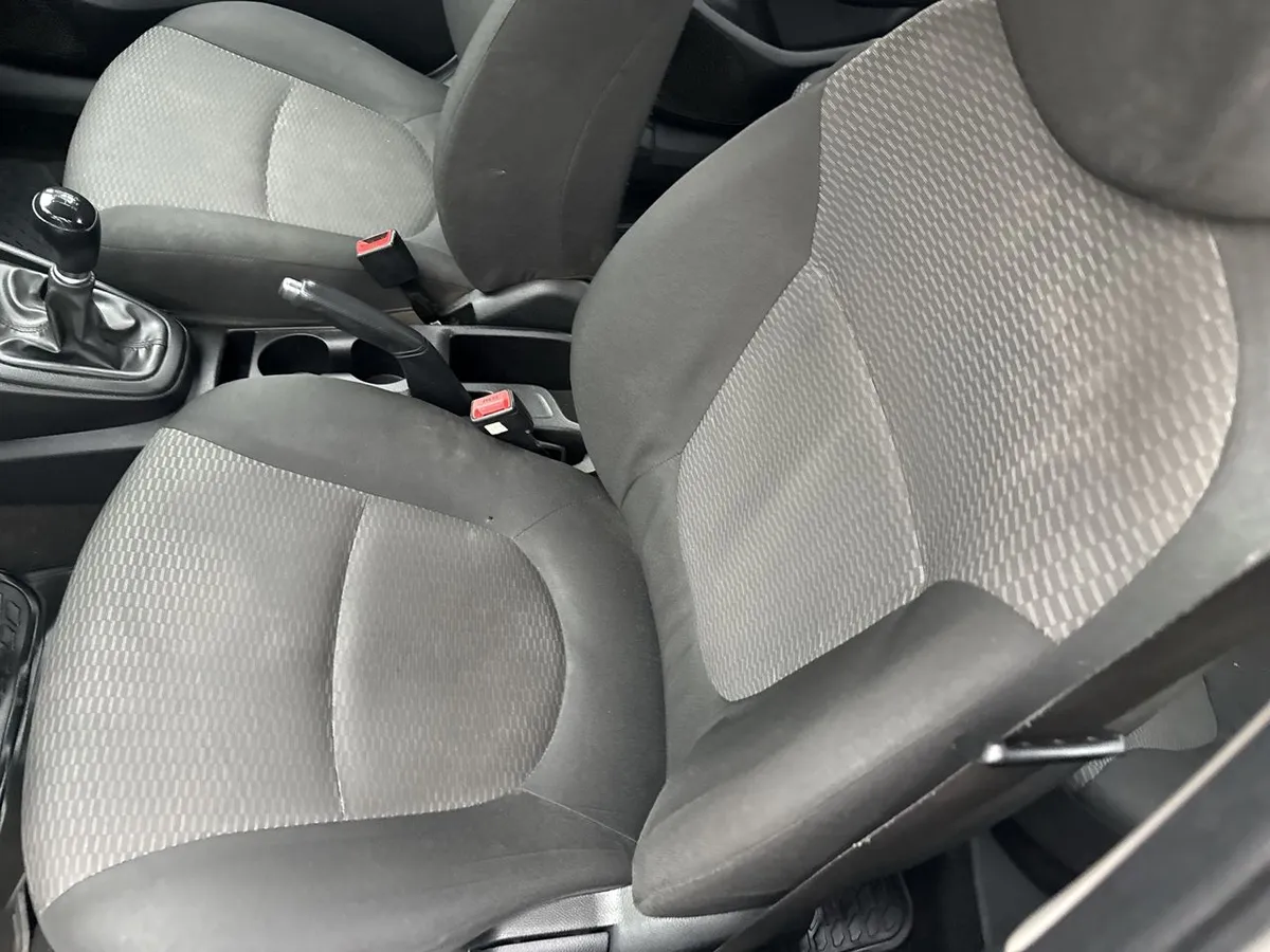 Hyundai Verna 1.4 Cb Plus 4x2 Mt5 4p año 2021