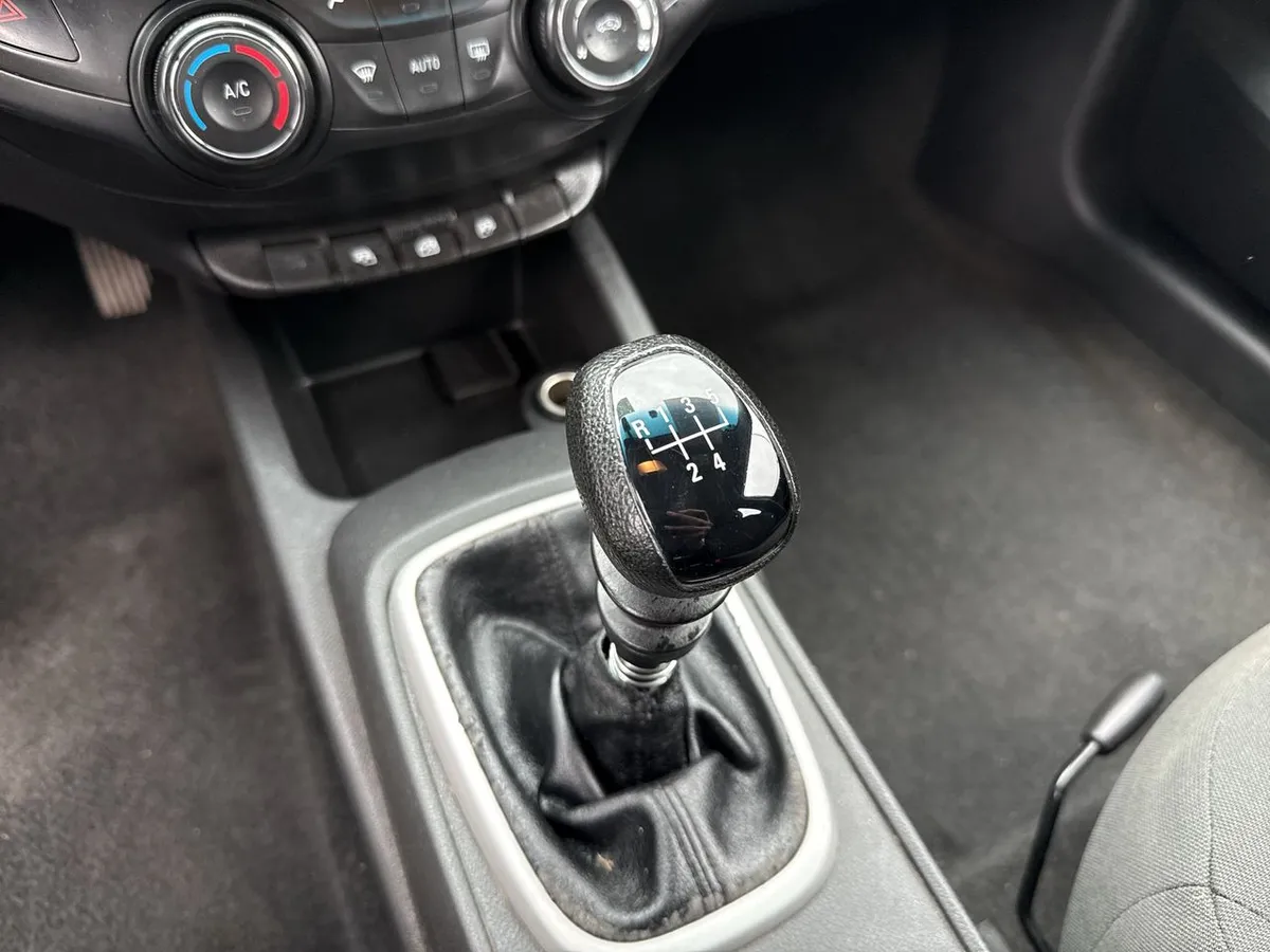 Chevrolet Sail 1.5 Ls 4x2 Mt 4p año 2022