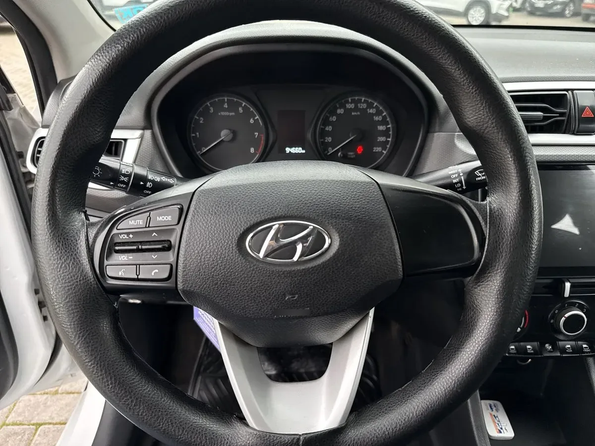 Hyundai Verna 1.4 Cb Plus 4x2 Mt5 4p año 2021