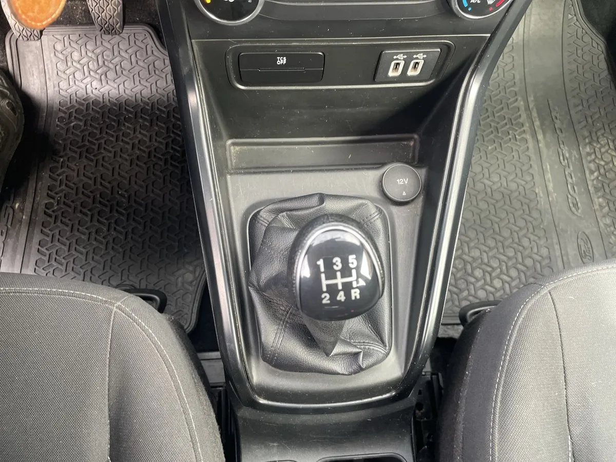 Ford Ecosport 1.5 Se 4x2 Mt 5p año 2018