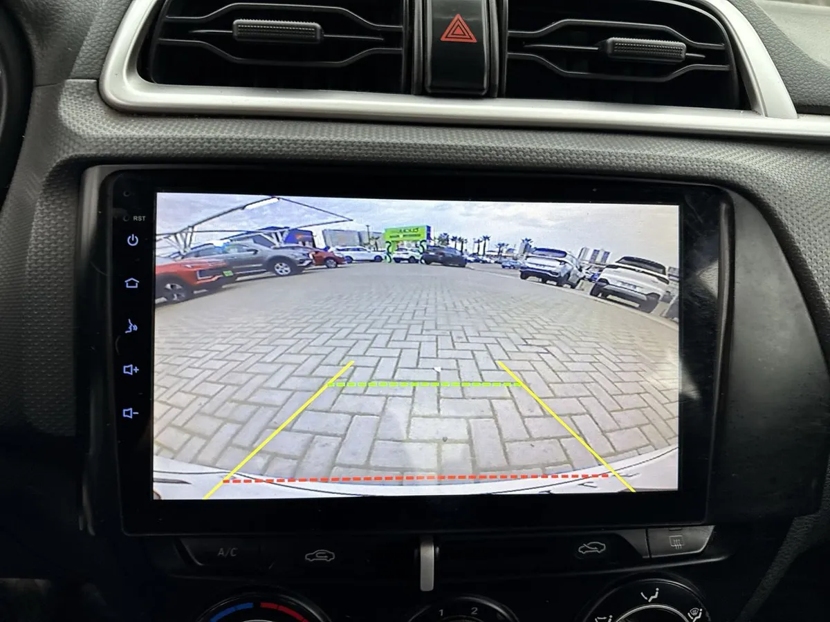 Hyundai Verna 1.4 Cb Plus 4x2 Mt5 4p año 2021