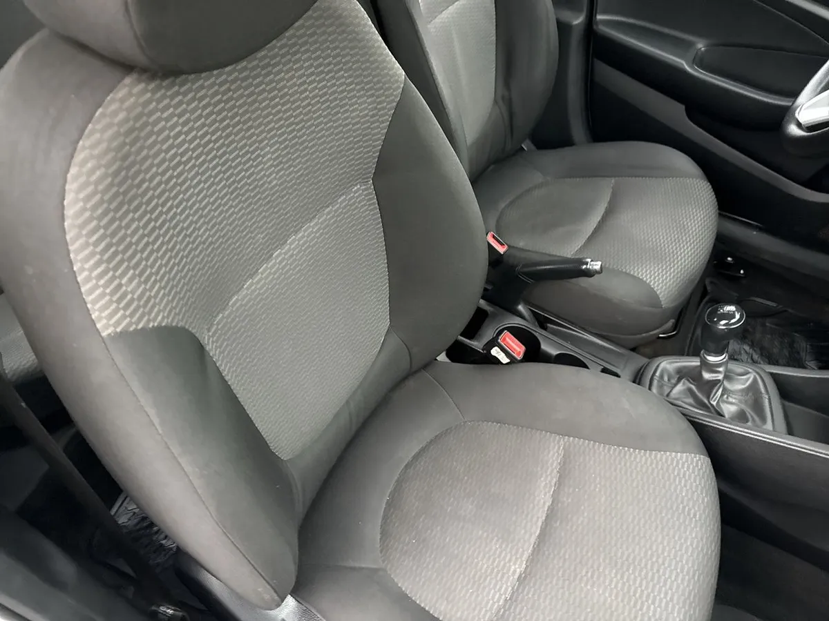 Hyundai Verna 1.4 Cb Plus 4x2 Mt5 4p año 2021