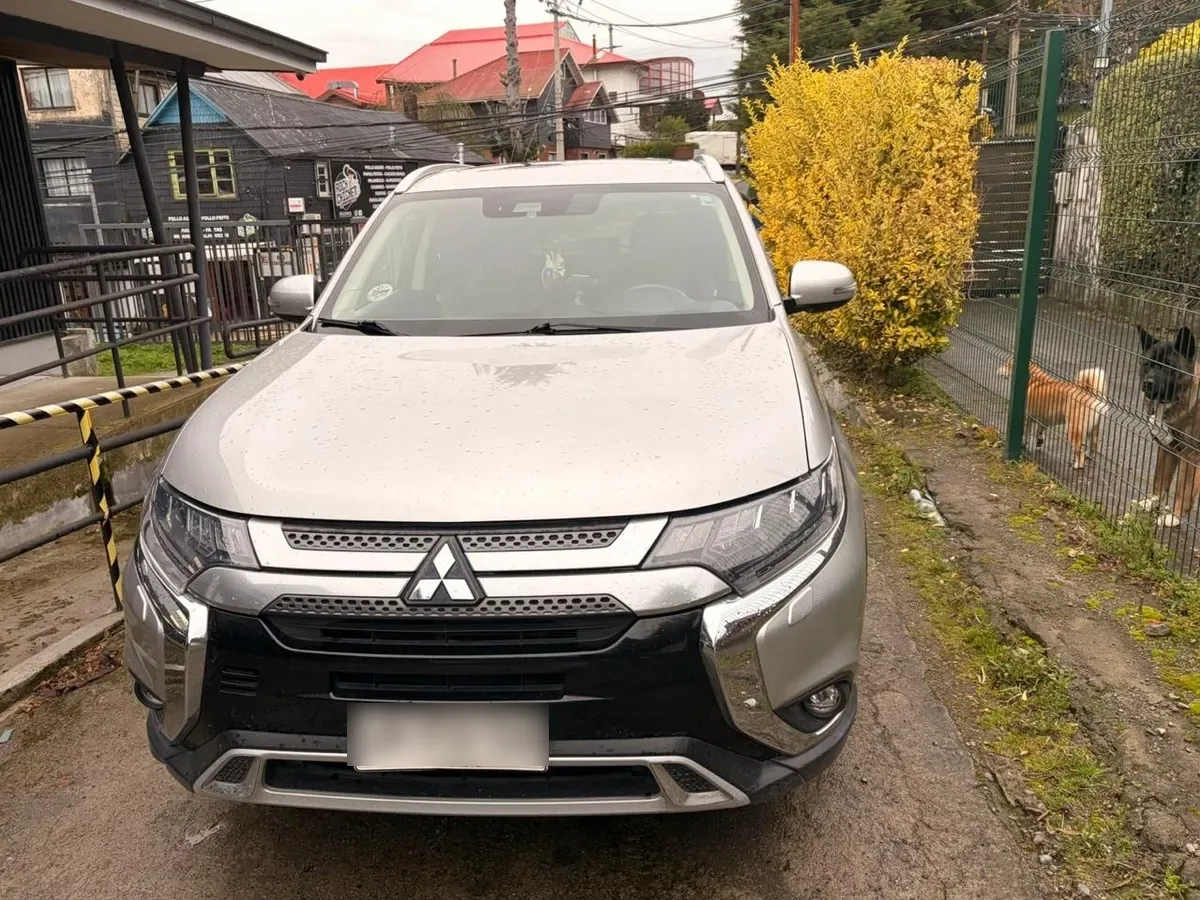 Mitsubishi Outlander 2.0 Phev At 4x4 Hibrido año 2019