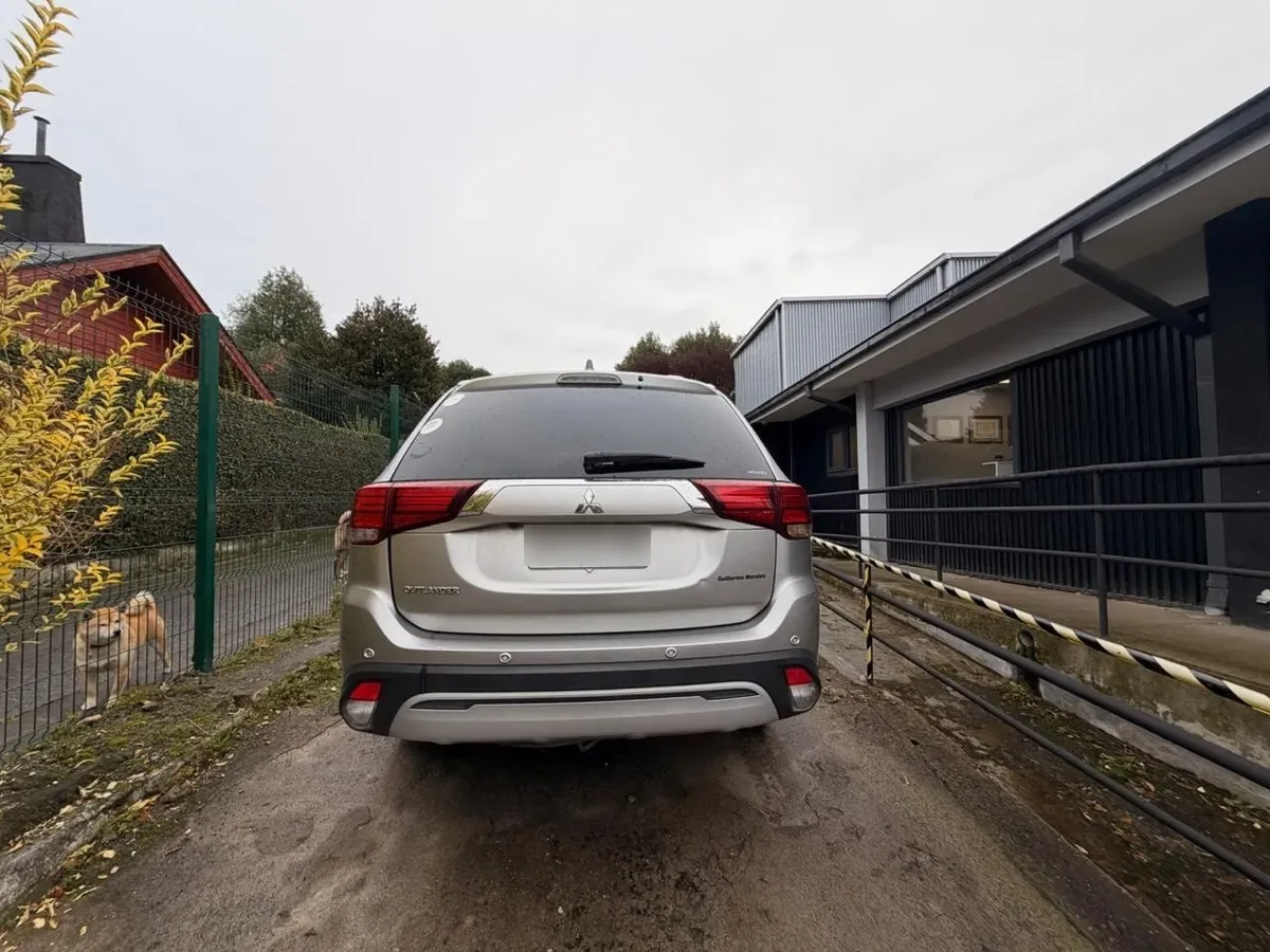 Mitsubishi Outlander 2.0 Phev At 4x4 Hibrido año 2019