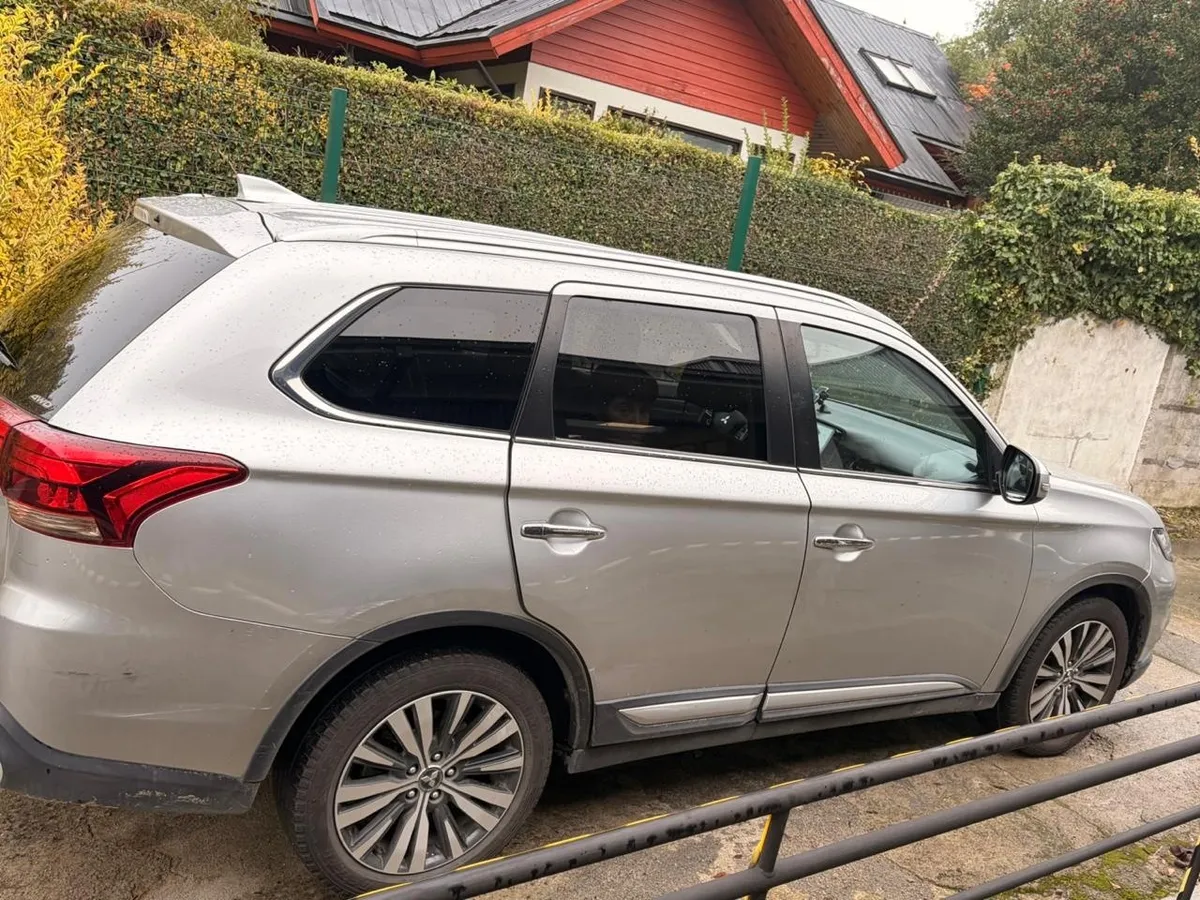 Mitsubishi Outlander 2.0 Phev At 4x4 Hibrido año 2019