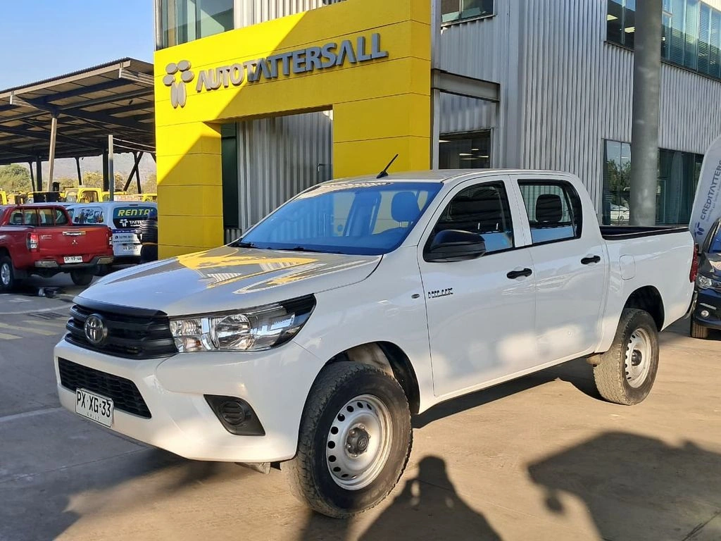 Toyota Hilux Dx 2.4 Mt 4x2 año 2021