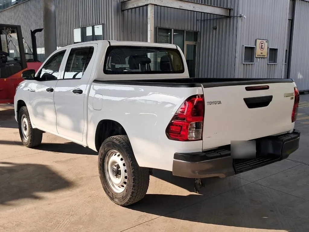 Toyota Hilux Dx 2.4 Mt 4x2 año 2021