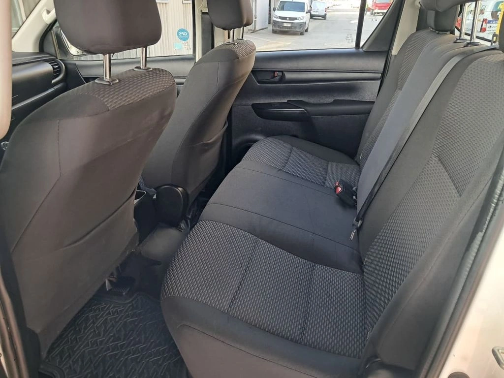 Toyota Hilux Dx 2.4 Mt 4x2 año 2021