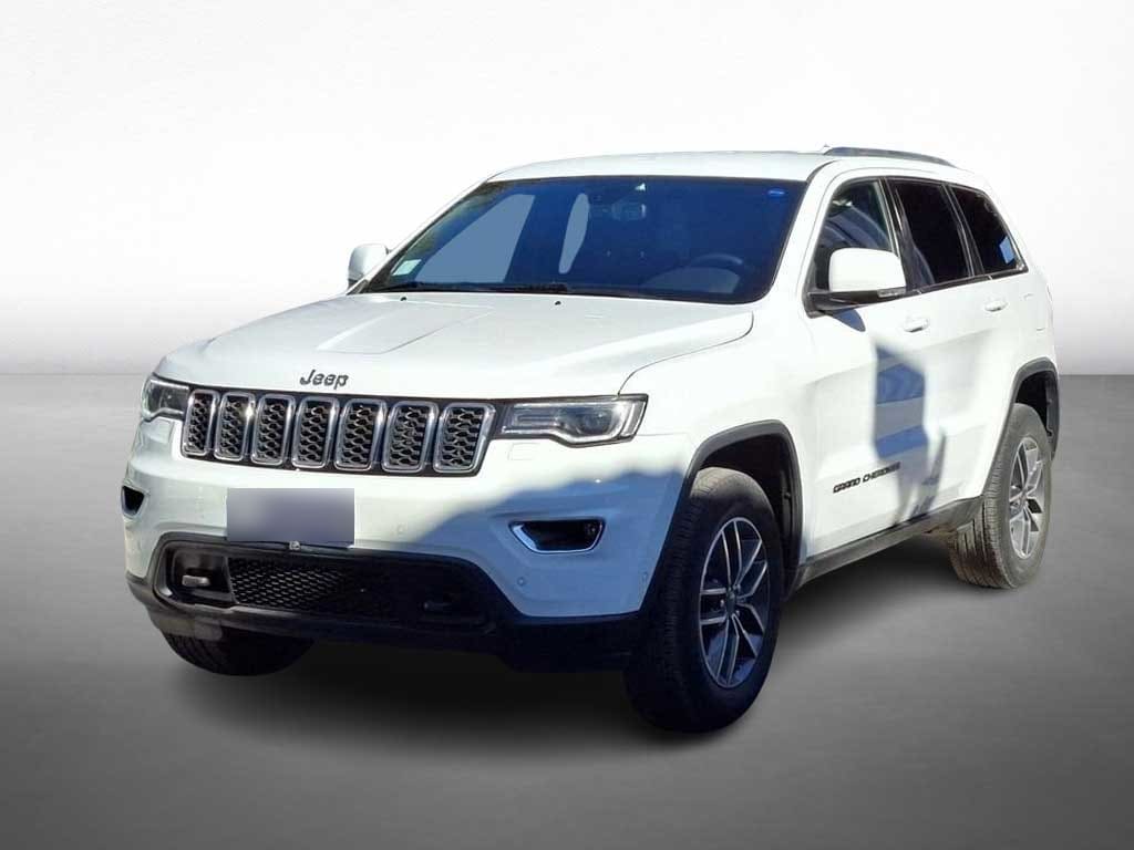 Jeep Grand Cherokee 3.6 Laredo 4x2 At 5p año 2020
