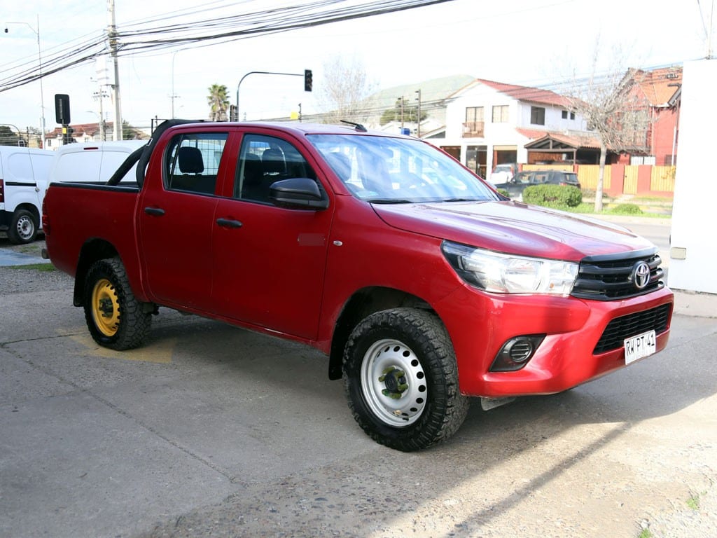 Toyota Hilux D Cab Dx 4x4 2.4 año 2022