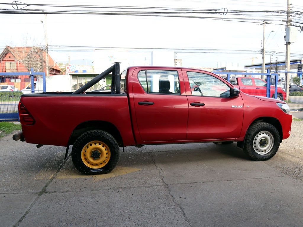 Toyota Hilux D Cab Dx 4x4 2.4 año 2022