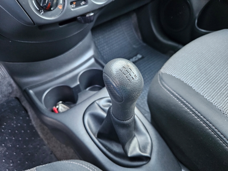 Nissan Versa 1.6 Sense Mt año 2015