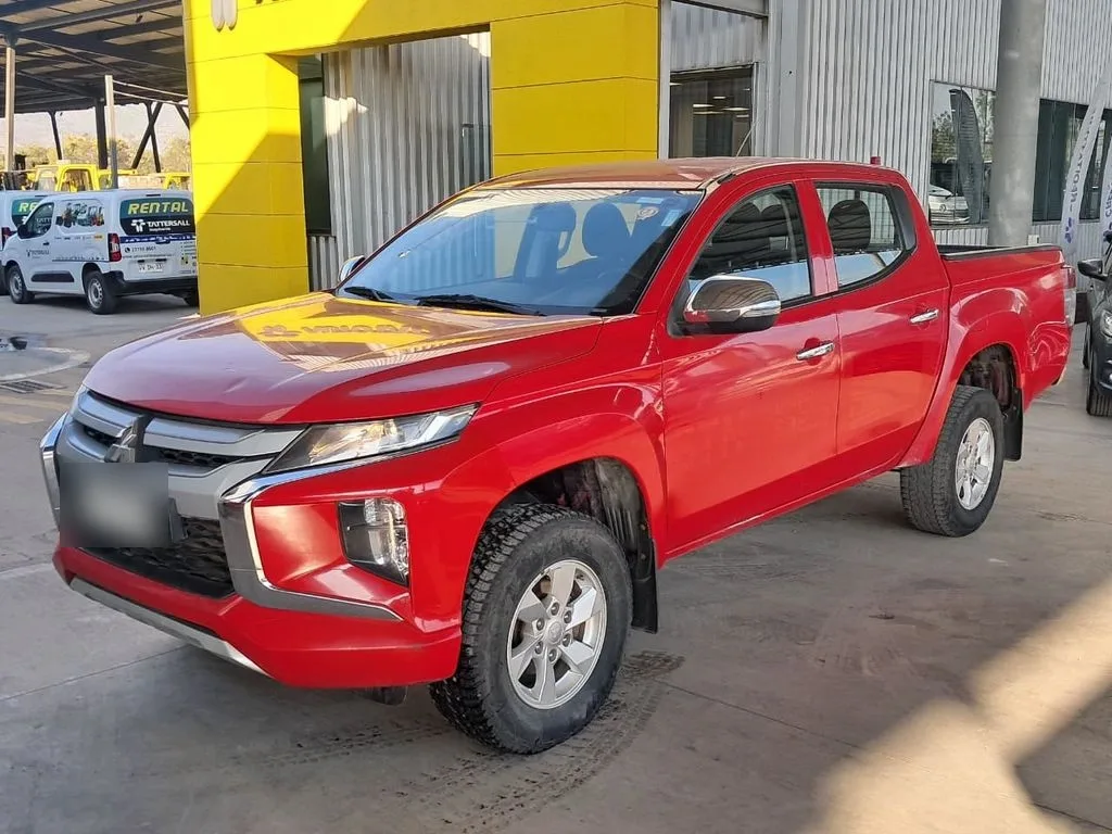 Mitsubishi L200 Katana Crt 4x4 Mt año 2023