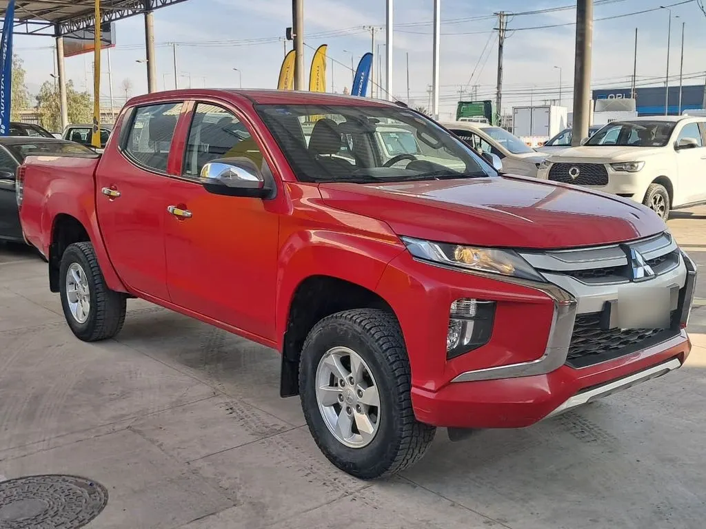 Mitsubishi L200 Katana Crt 4x4 Mt año 2023