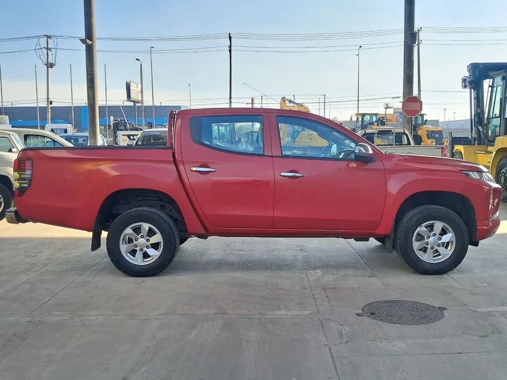 Mitsubishi L200 Katana Crt 4x4 Mt año 2023